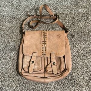 Patricia Nash Armeno Distressed Crossbody Messenger‎ Bag Leather